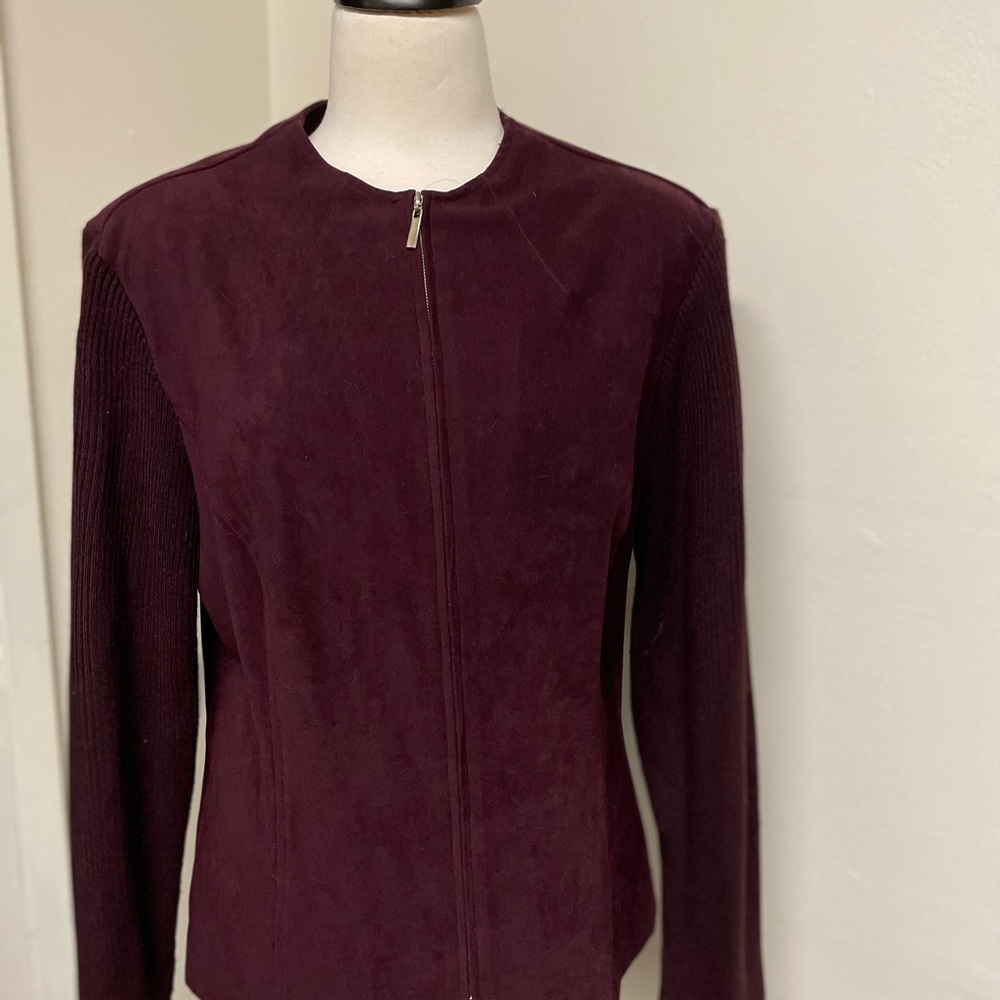 Norton Mcnaughty Women”s Sz 12 Burgundy. condition is "used